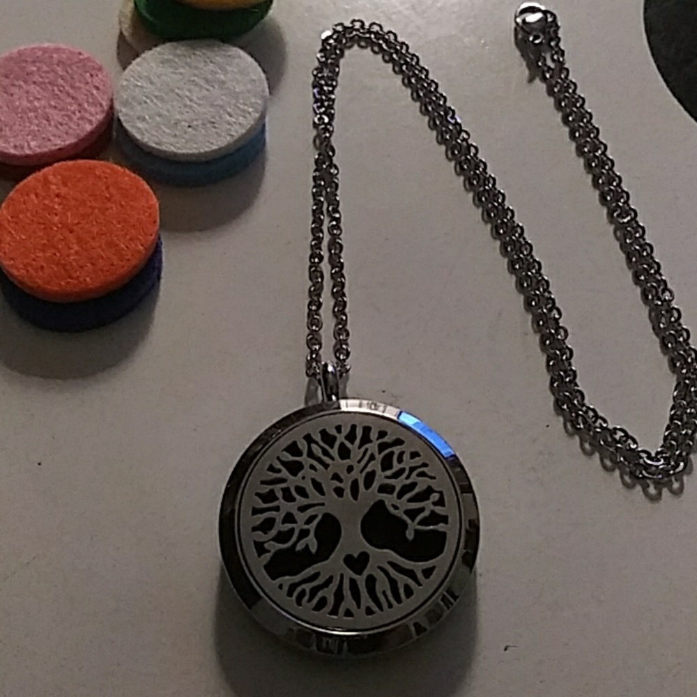 Aromatherapy Diffuser Neclace - Picture 2 of 4